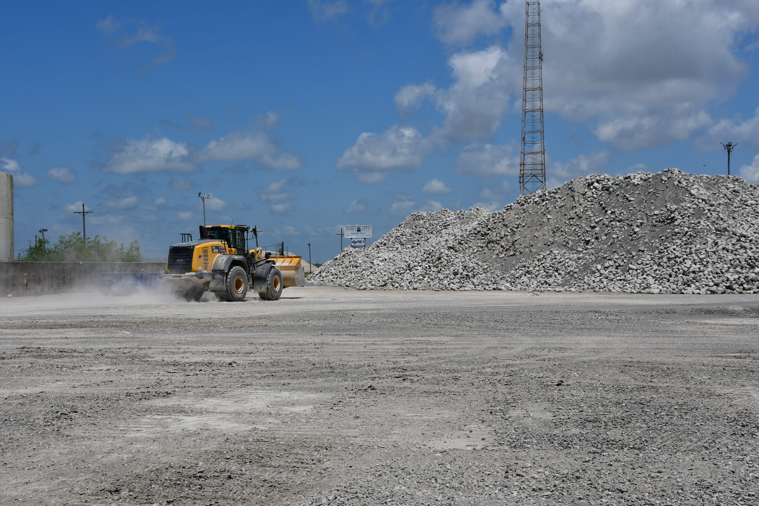Bulk material handling (sand, rock, cement, aggregates) |Industrial Logistics in Sabine Pass